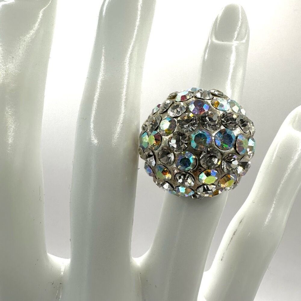 Round rhinestone cocktail ring